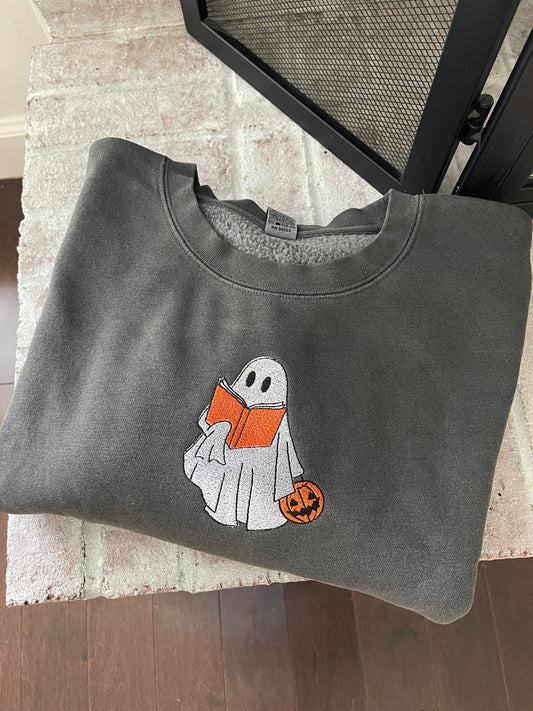 Well Read Ghostie | midweight pigment dye crew